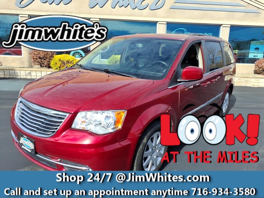 2015 Chrysler Town & Country Touring FWD