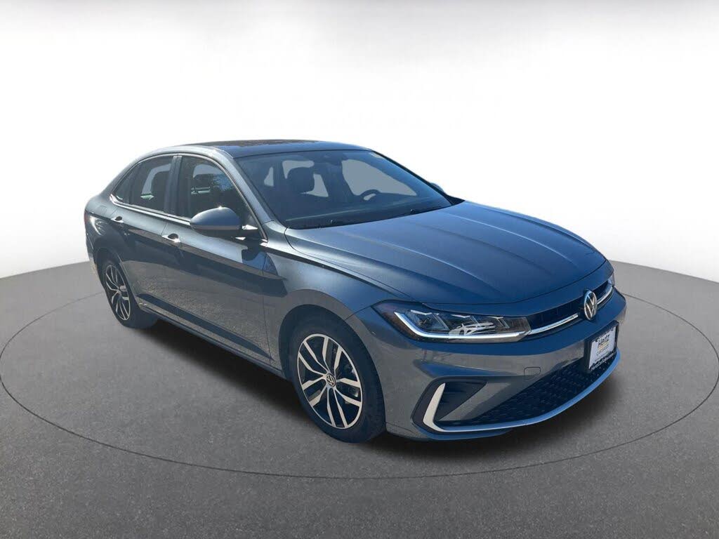 2025 Volkswagen Jetta SE FWD