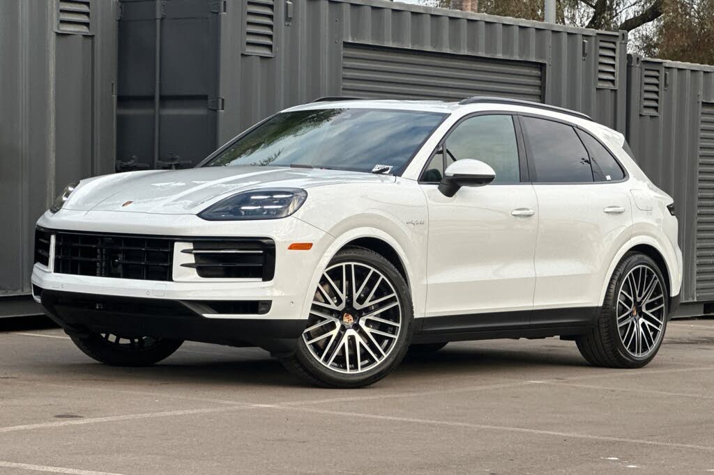 2026 Porsche Cayenne AWD
