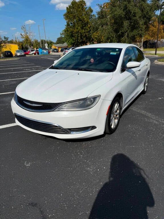 2015 Chrysler 200 Limited Sedan FWD