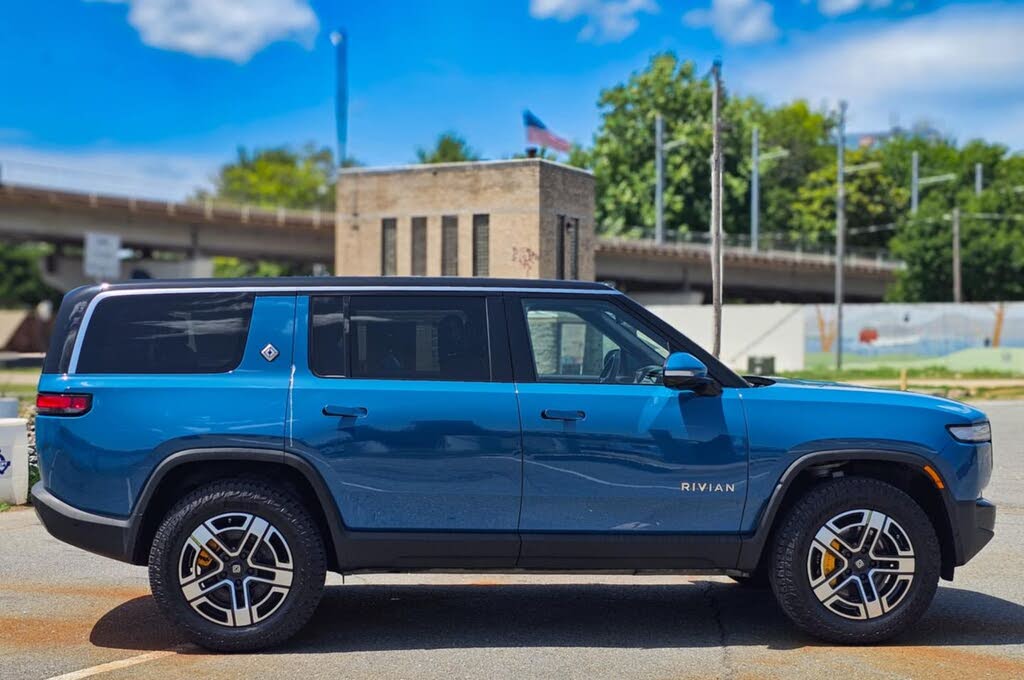 2022 Rivian R1S Launch Edition AWD