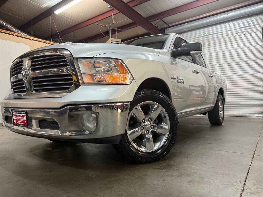 2015 RAM 1500 SLT Crew Cab 4WD