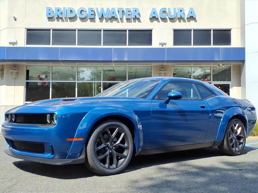 2022 Dodge Challenger SXT RWD