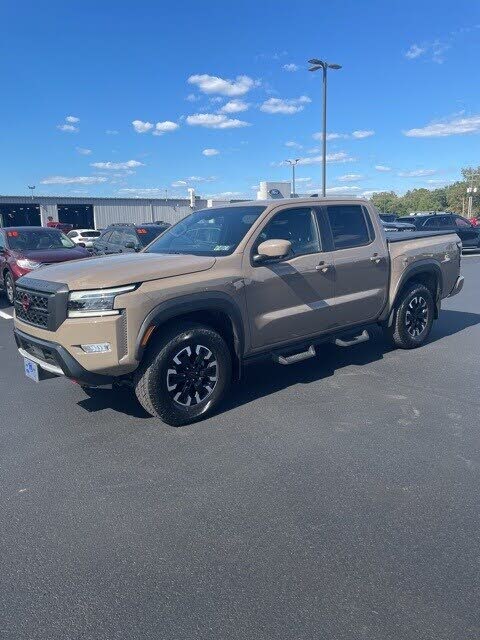 2023 Nissan Frontier PRO-4X Crew Cab 4WD