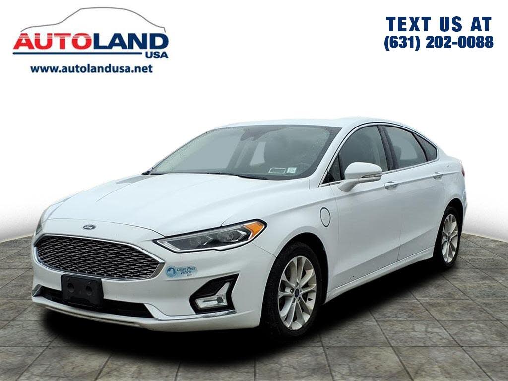 2020 Ford Fusion Energi Titanium FWD