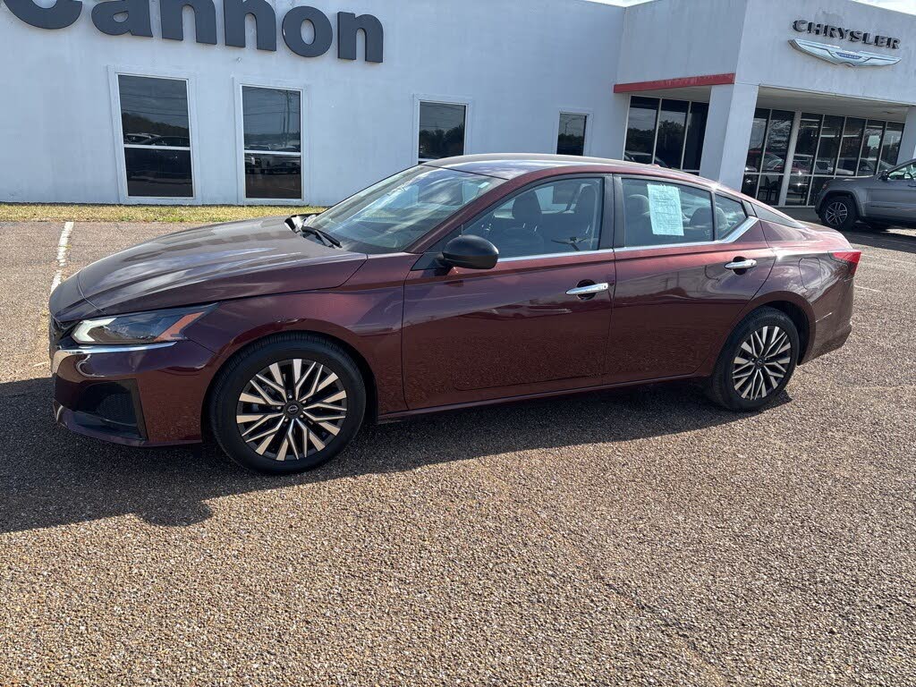 2024 Nissan Altima 2.5 SV FWD