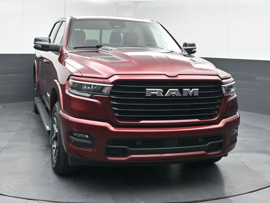 2025 RAM 1500 Laramie Crew Cab 4WD