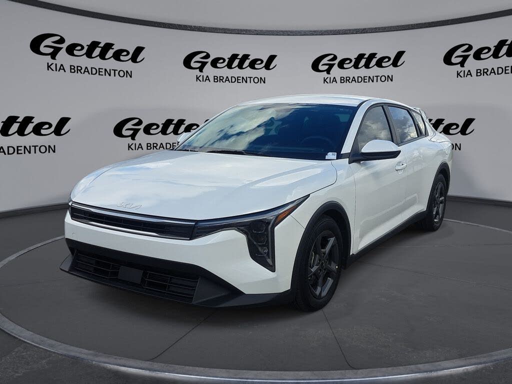 2025 Kia K4 LXS FWD