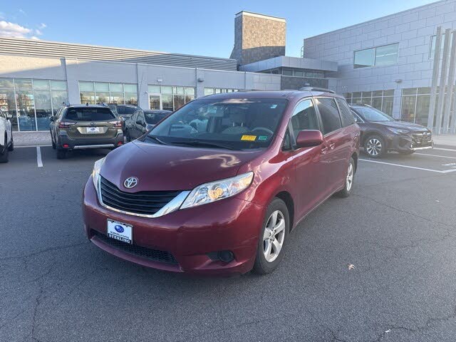 2011 Toyota Sienna 7-Passenger V6 FWD