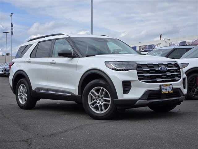 2025 Ford Explorer Active AWD