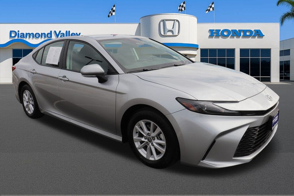 2025 Toyota Camry LE FWD