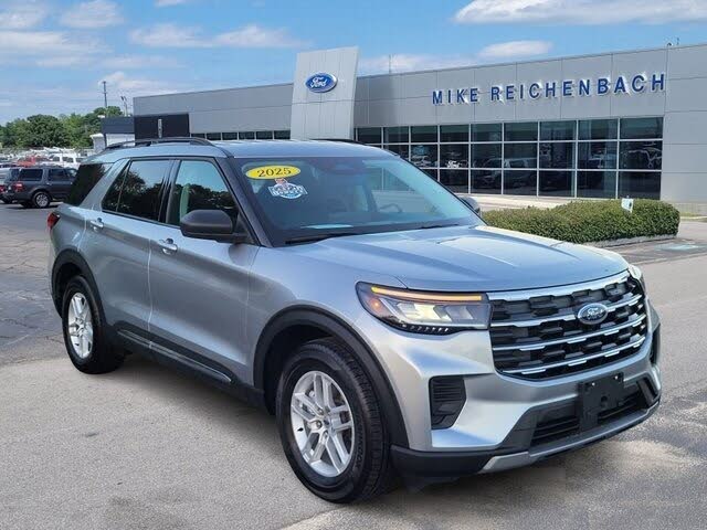 2025 Ford Explorer Active RWD