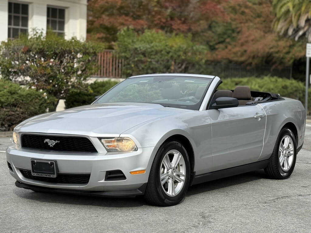 2012 Ford Mustang V6 Convertible RWD