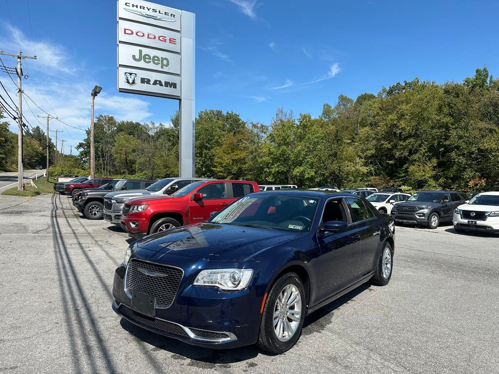 2017 Chrysler 300 Limited RWD