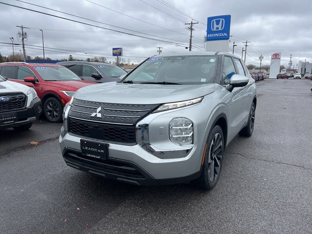 2022 Mitsubishi Outlander ES S-AWC