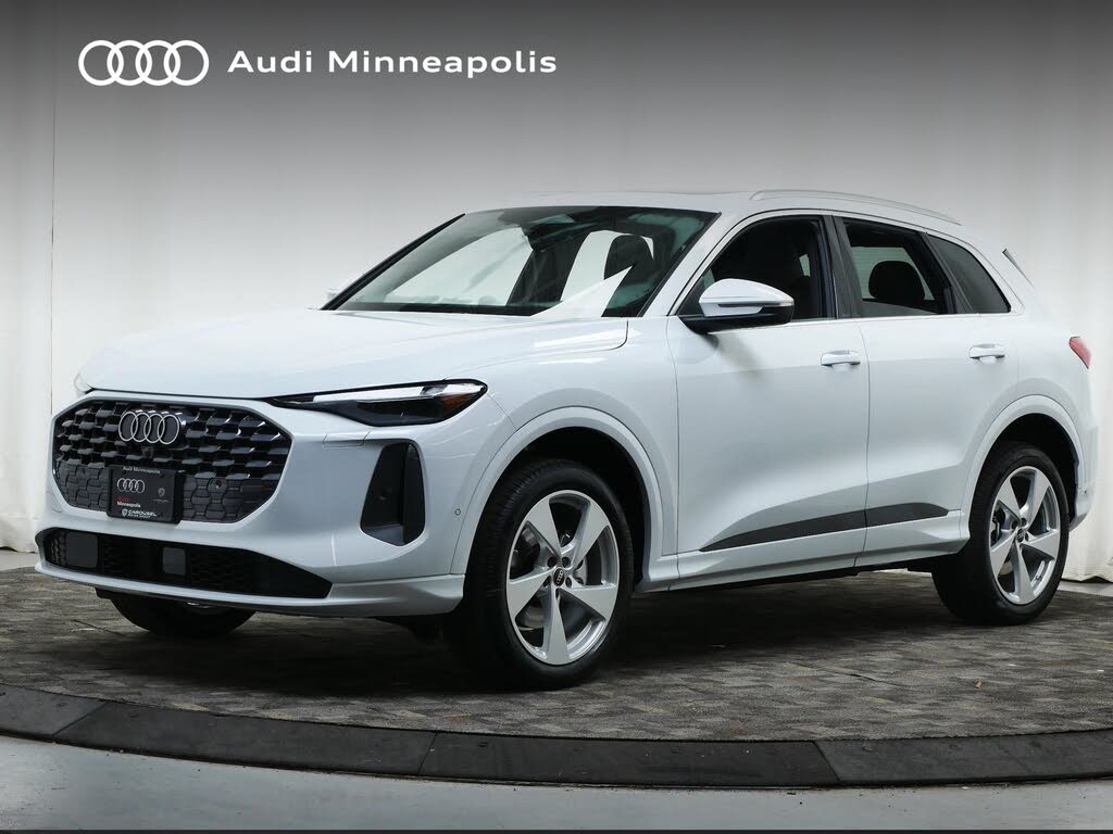 2025 Audi Q5 quattro Premium 40 TFSI