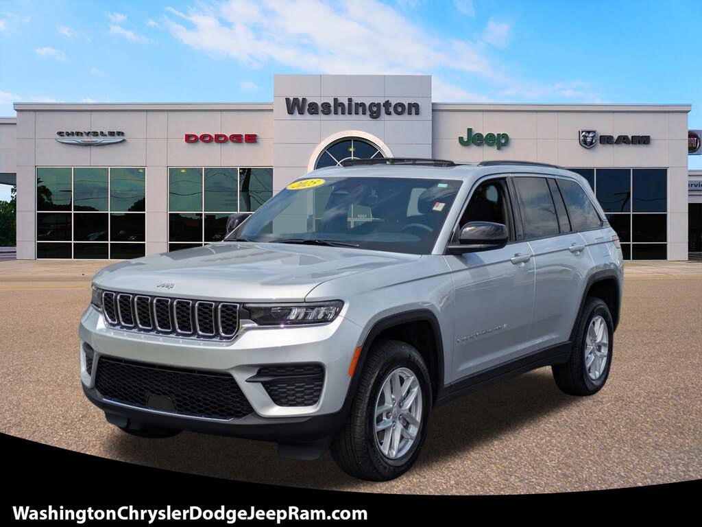 2025 Jeep Grand Cherokee Laredo RWD