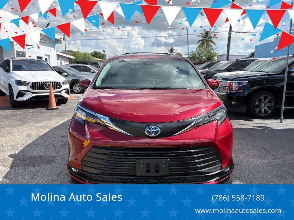 2025 Toyota Sienna XLE 7-Passenger FWD