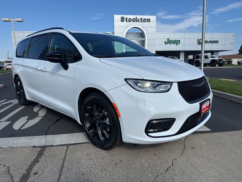 2026 Chrysler Pacifica Select FWD