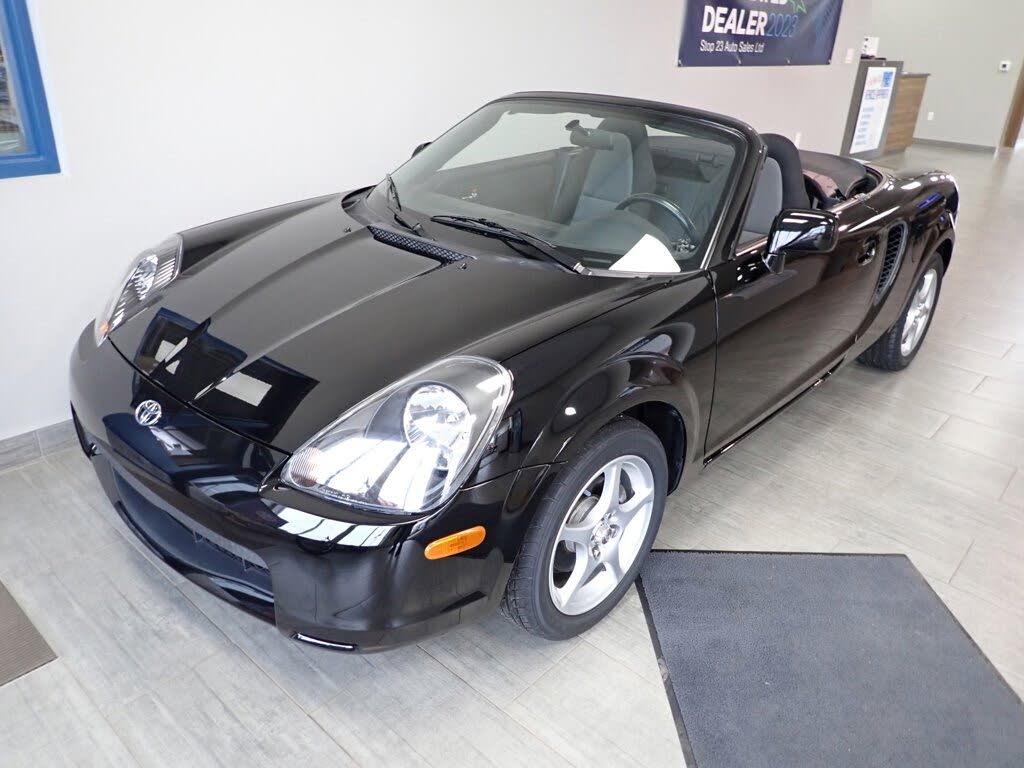 2000 Toyota MR2 Spyder 2 Dr STD Convertible