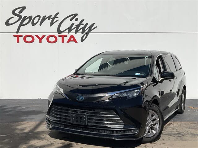 2021 Toyota Sienna LE 8-Passenger FWD