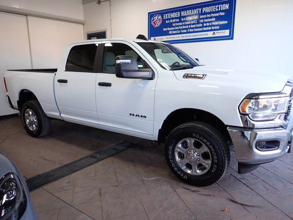 2024 RAM 3500 Big Horn Crew Cab 4WD
