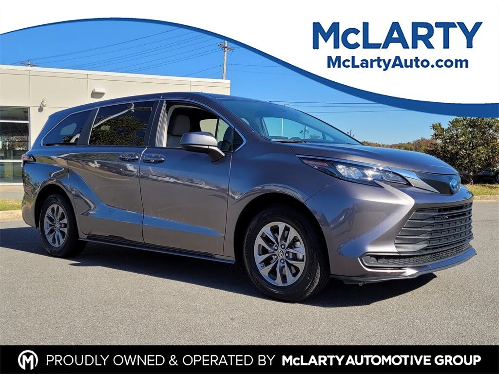 2024 Toyota Sienna LE 8-Passenger FWD