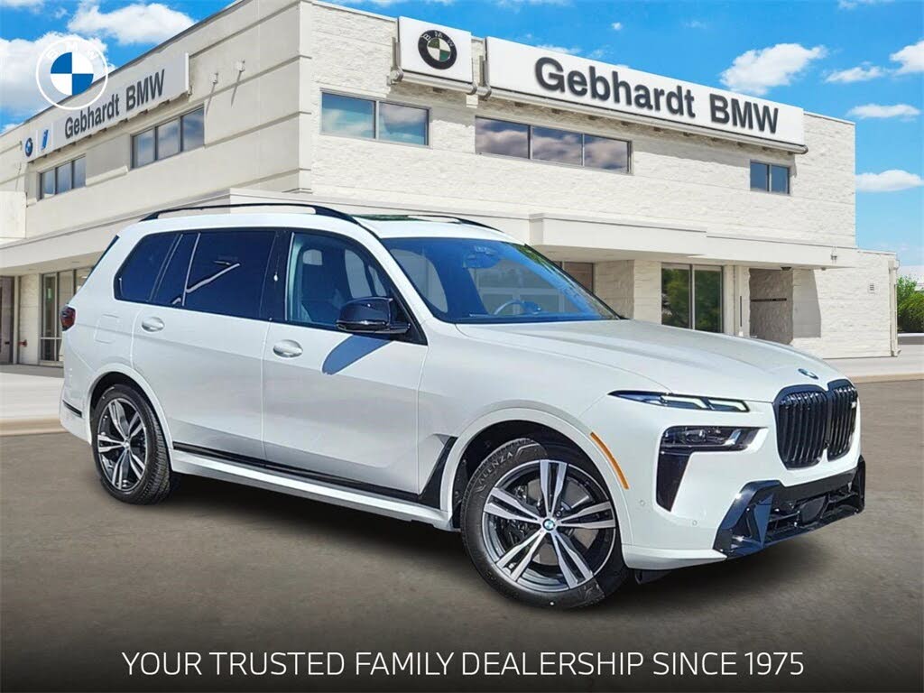2025 BMW X7 M60i AWD