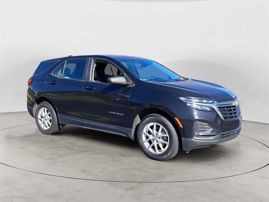 2022 Chevrolet Equinox LS AWD with 1FL