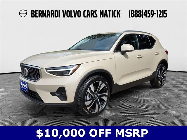 2025 Volvo XC40 B5 Plus Bright Theme AWD