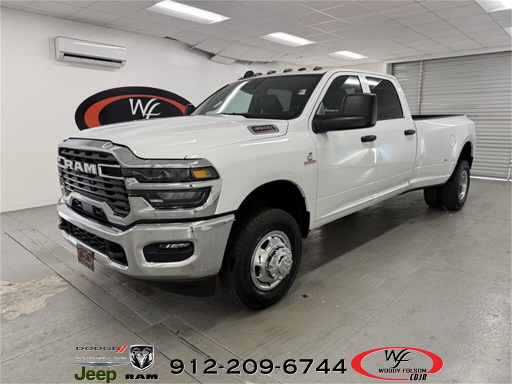 2026 RAM 3500 Tradesman Crew Cab LB DRW 4WD
