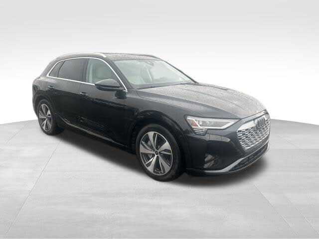 2024 Audi Q8 e-tron quattro Premium AWD