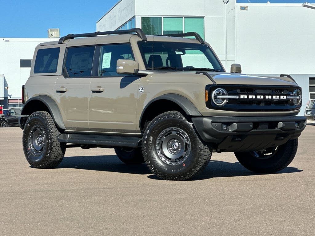 2025 Ford Bronco Outer Banks 4-Door 4WD