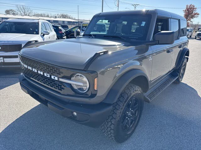 2025 Ford Bronco Outer Banks 4-Door 4WD