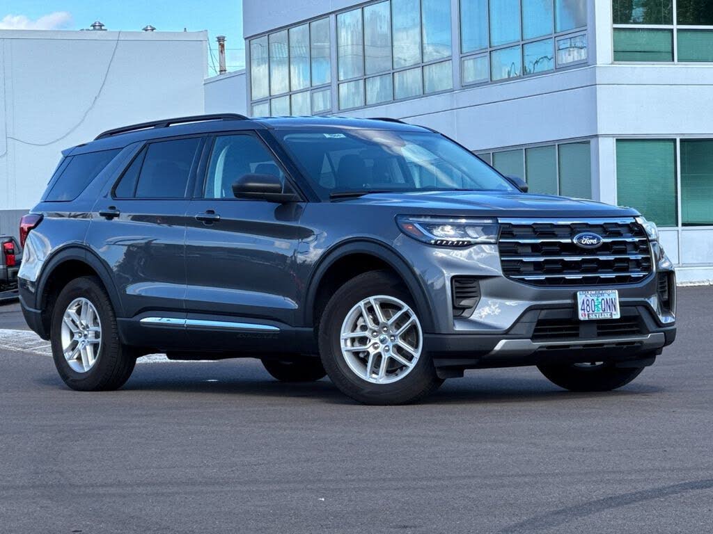 2025 Ford Explorer Active AWD