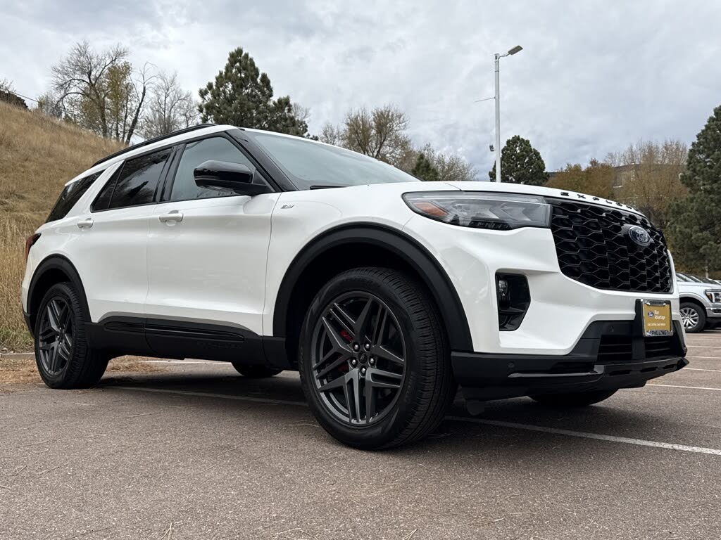 2025 Ford Explorer ST-Line AWD