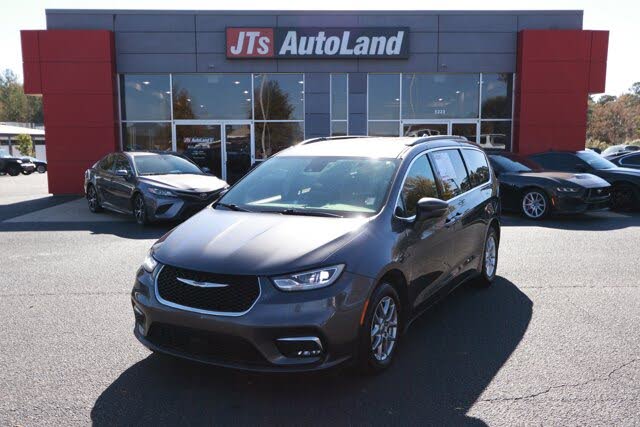 2022 Chrysler Pacifica Touring FWD