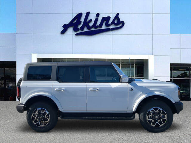 2025 Ford Bronco Outer Banks 4-Door 4WD