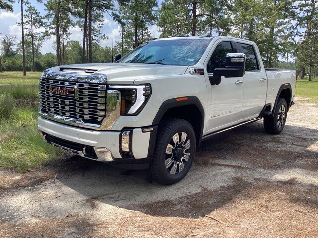 2025 GMC Sierra 2500HD Denali Crew Cab 4WD