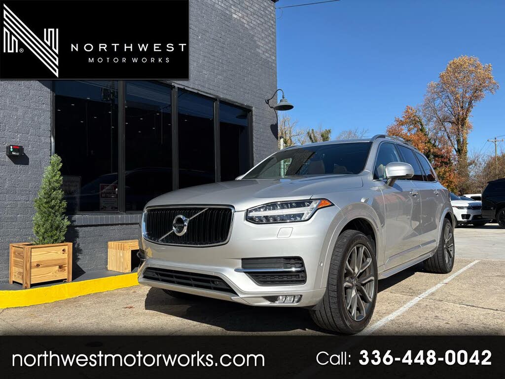 2017 Volvo XC90 T6 Momentum AWD