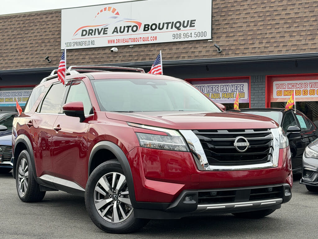 2022 Nissan Pathfinder SL 4WD