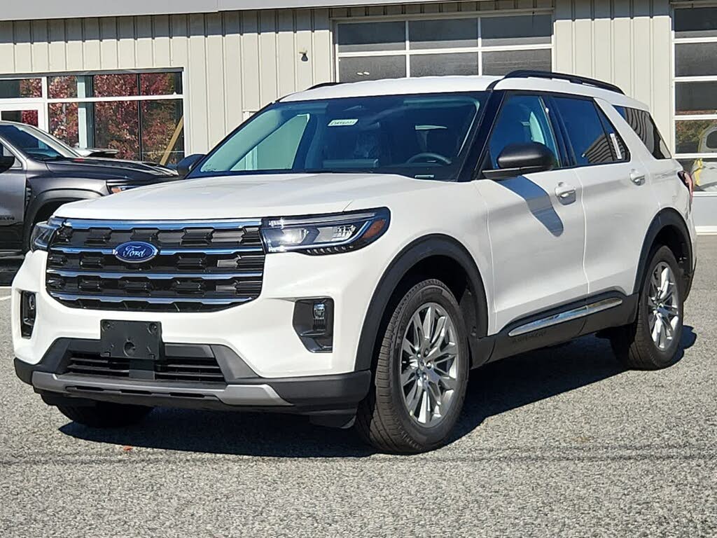 2025 Ford Explorer Active AWD