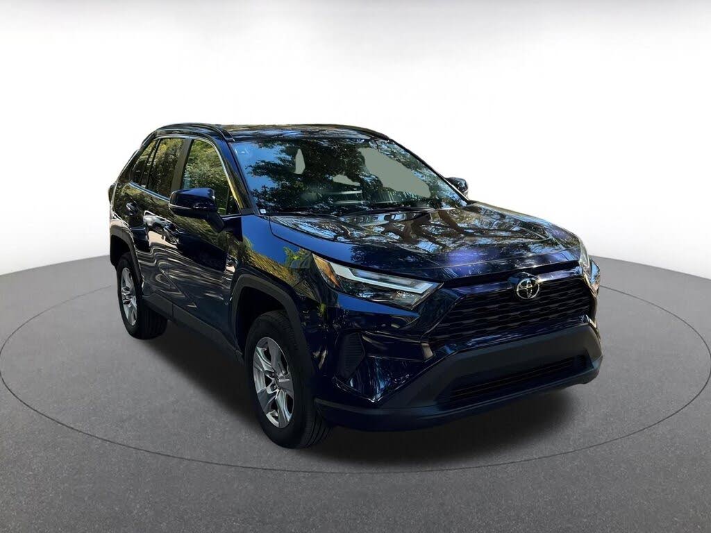 2025 Toyota RAV4 XLE FWD