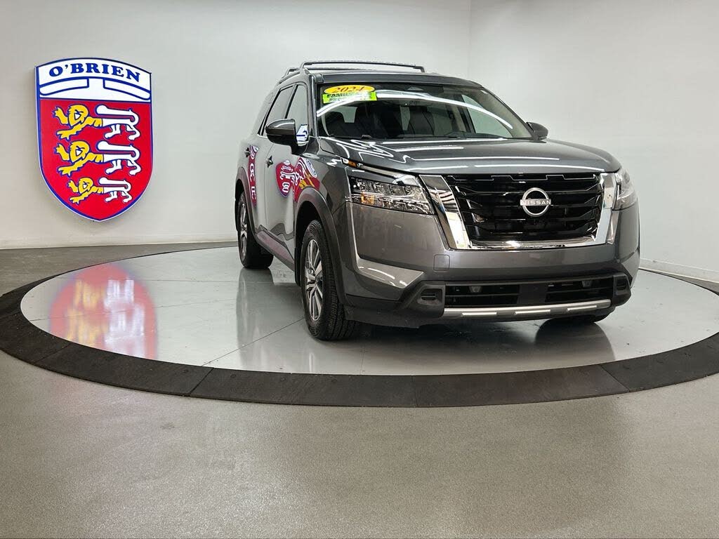 2024 Nissan Pathfinder SL FWD