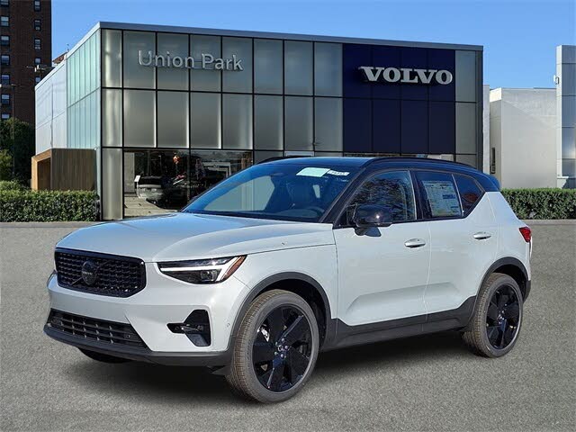 2026 Volvo XC40 B5 Ultra Black Edition AWD