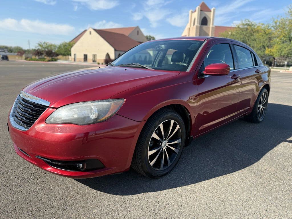 2013 Chrysler 200 Limited Sedan FWD