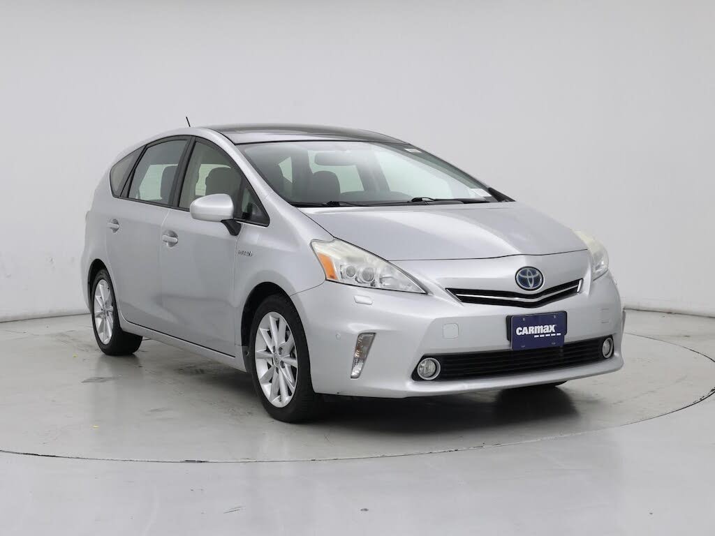 2014 Toyota Prius v Five FWD