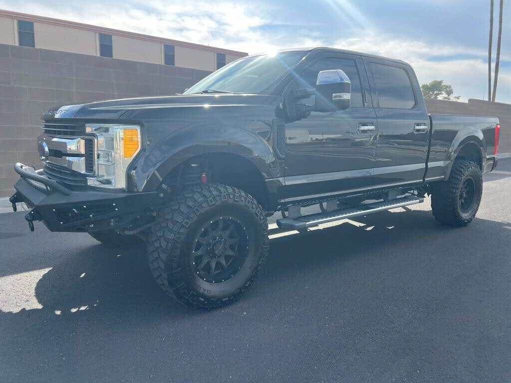 2017 Ford F-250 Super Duty XLT Crew Cab 4WD