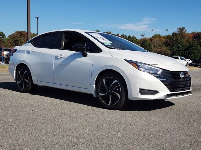 2025 Nissan Versa SR FWD