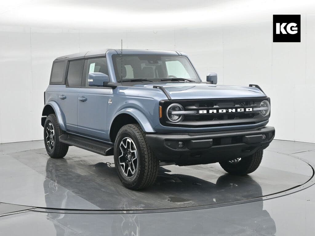 2025 Ford Bronco Outer Banks 4-Door 4WD